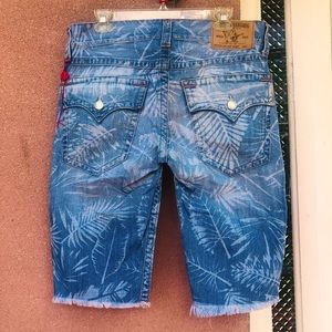 True Religion (cut-off) Shorts